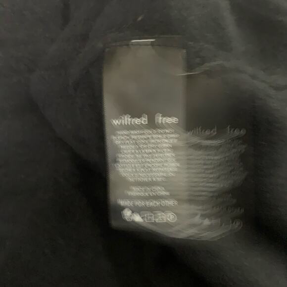 ARITZIA WILFRED FREE Sweater Black Medium Super Soft Very Oversized‎ Cozy - Picture 10 of 12